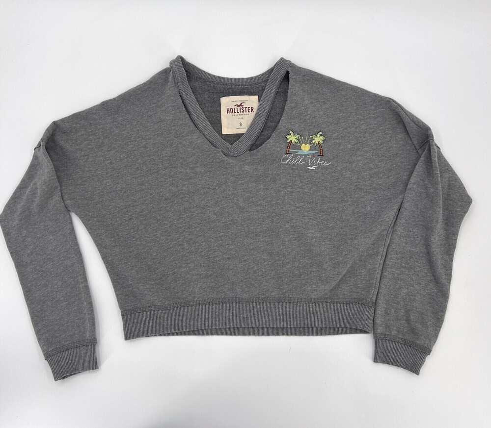 Hollister Sweater Womens Small Gray Cropped V-Neck Sweatshirt Pullover Chill
